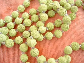 Vintage Molded Roses Rope Necklace, Celery Green 1950's - Click Image to Close